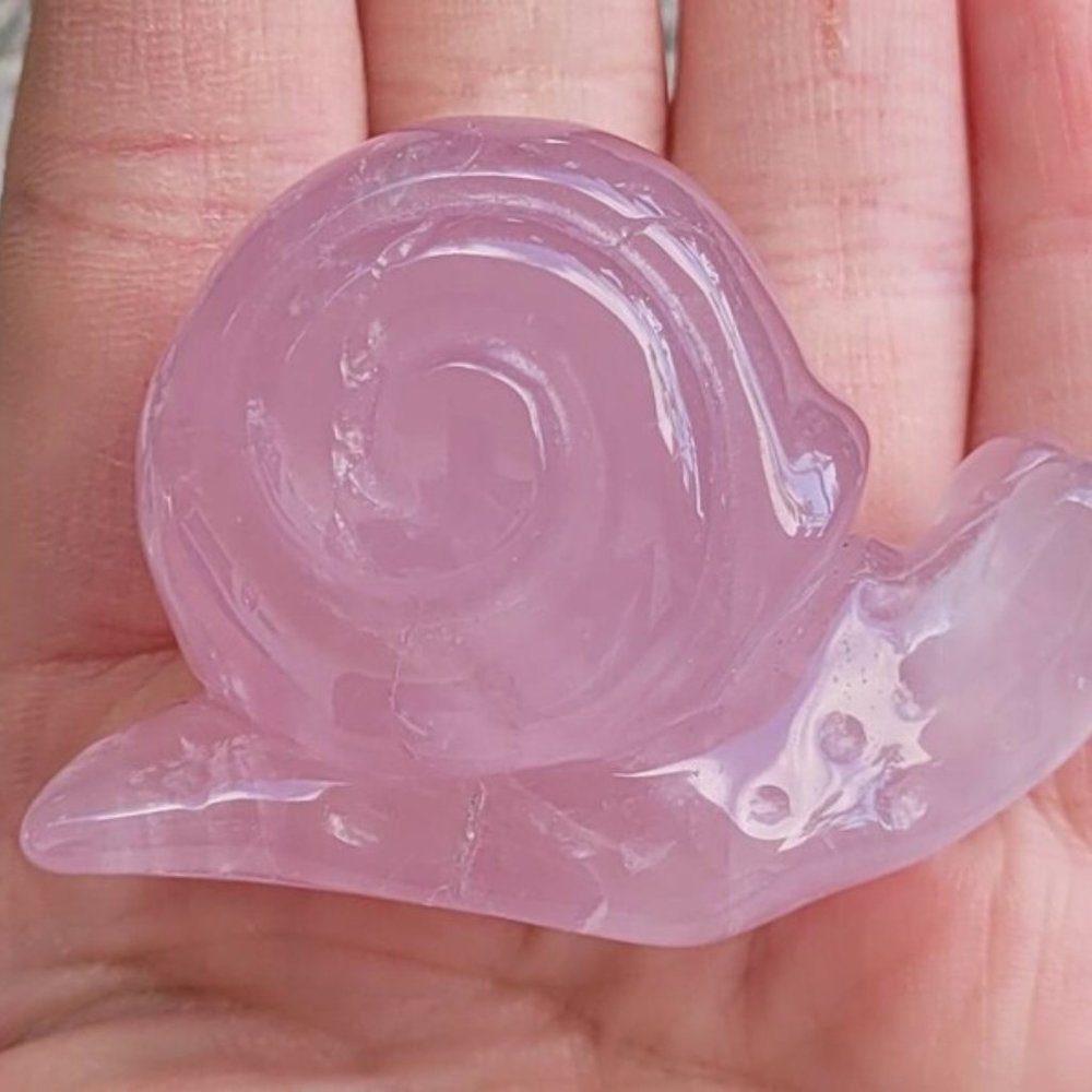 Rose quartz snail - Picture 2 of 2